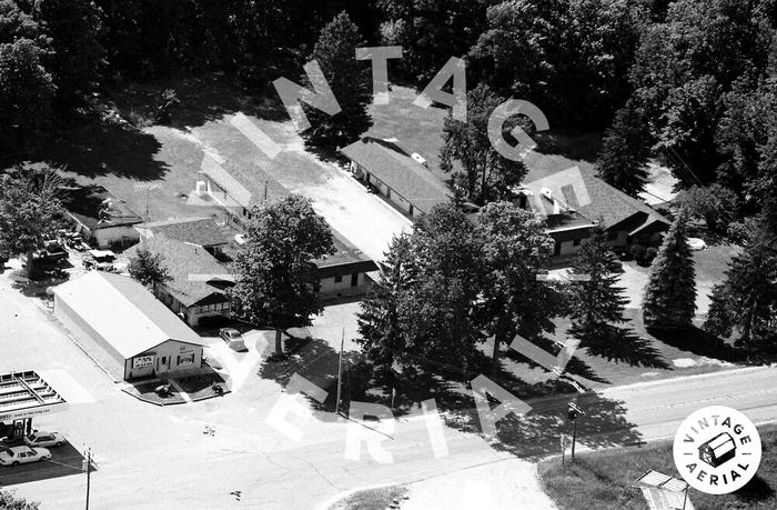 Twin Motel - May Be Twin In 1999 (newer photo)